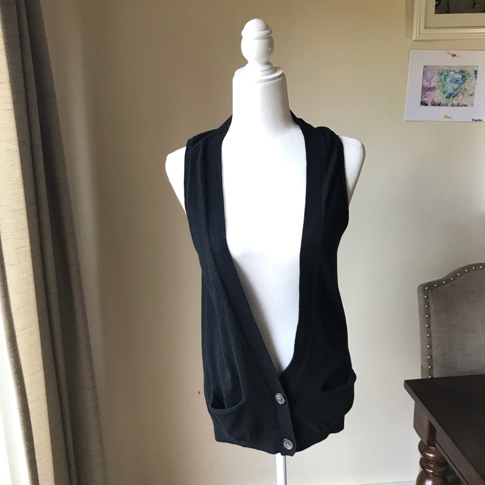 Dark Gray Gap Sweater Vest made w/Cashmere. Small